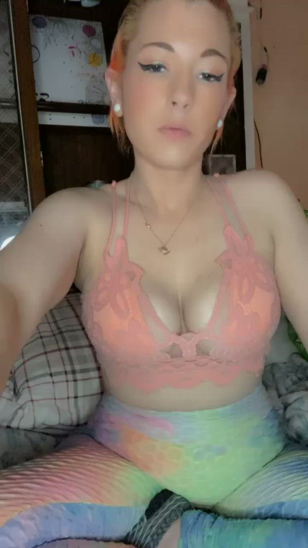 Amateur porn video with onlyfans model lovelylustyleo <strong>@lustylittleleo</strong>