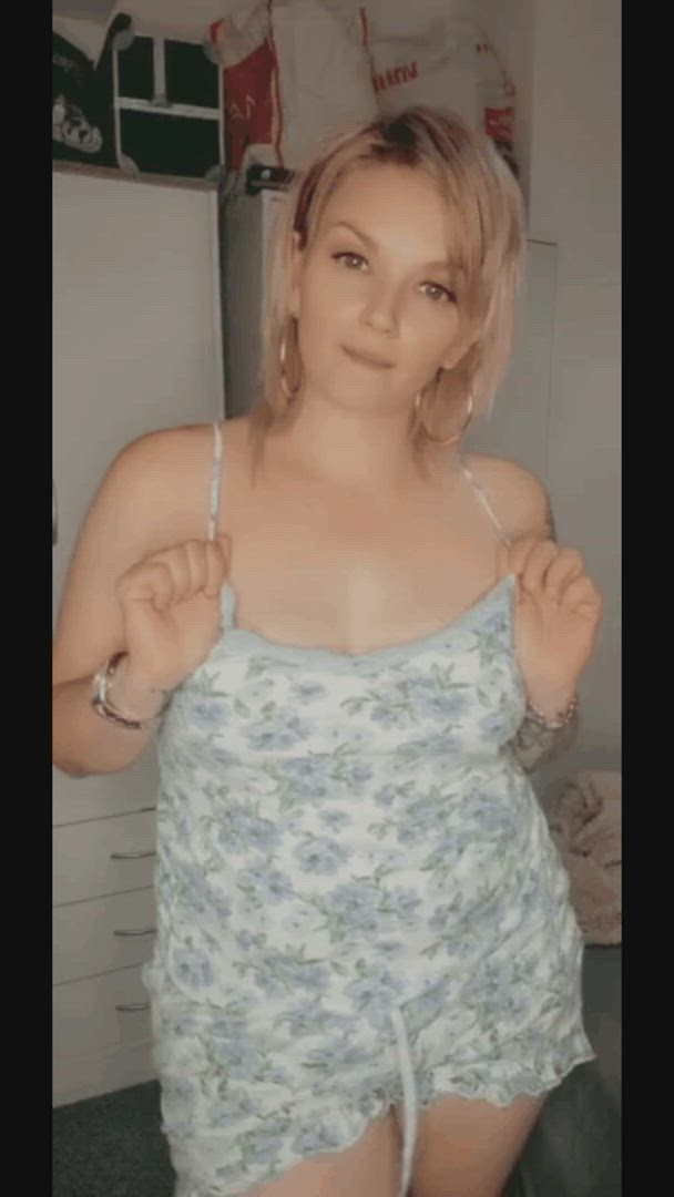 Amateur porn video with onlyfans model LucyAdamsx <strong>@lucyrae22</strong>