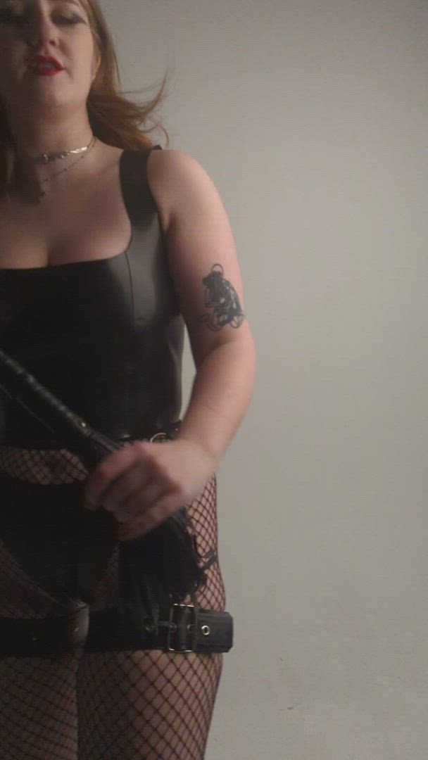Dominatrix porn video with onlyfans model Madame Mina Harder <strong>@minaharder</strong>