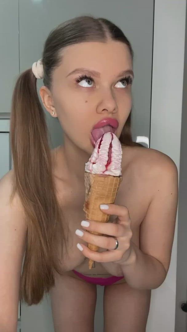 19 Years Old porn video with onlyfans model maynotpenetrate <strong>@action</strong>