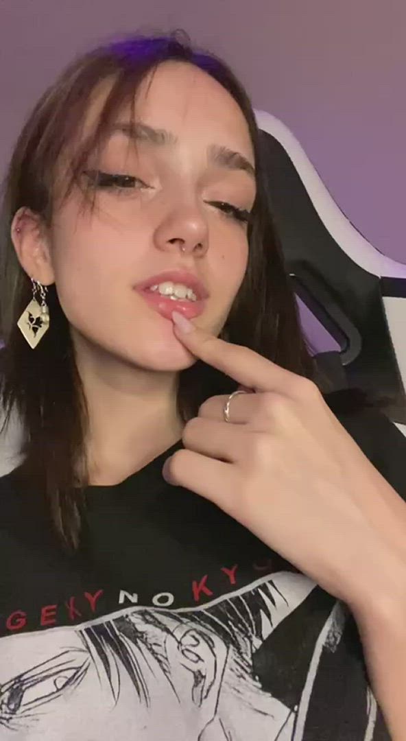 Ahegao porn video with onlyfans model Miauwu <strong>@littledoll420uwu</strong>
