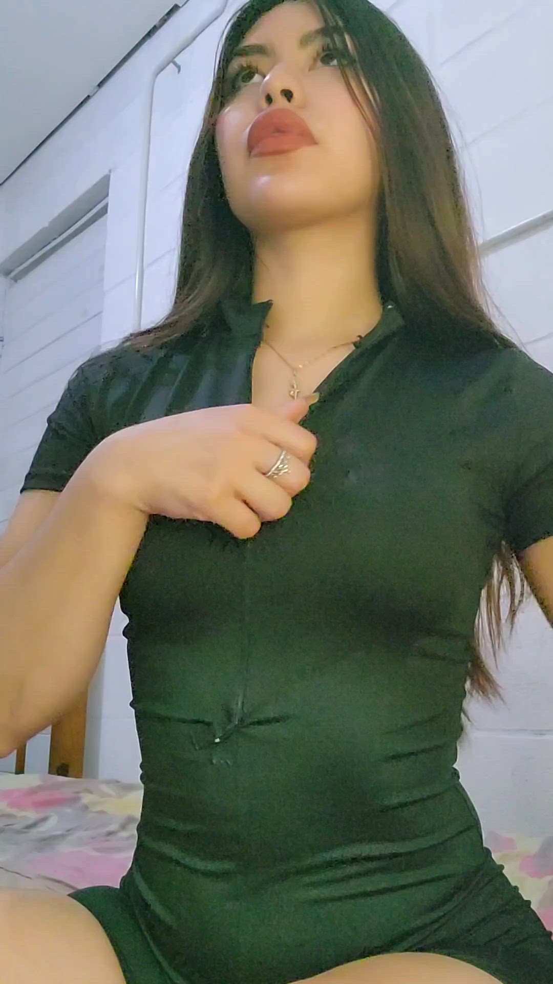 Amateur porn video with onlyfans model miiadiaz <strong>@mia_diaz04</strong>