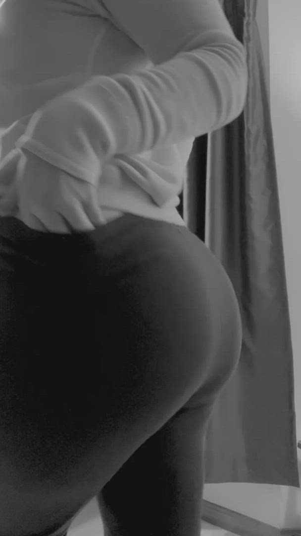 Ass porn video with onlyfans model Milkymama88 <strong>@nicolette8869</strong>