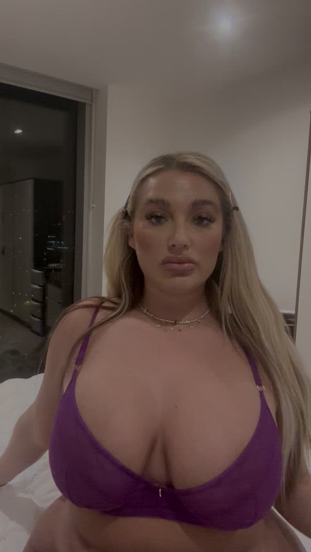 Big Tits porn video with onlyfans model misschloains <strong>@misschloeamber</strong>