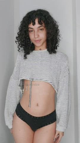 Curly Hair porn video with onlyfans model momoiroiro <strong>@irooochan</strong>