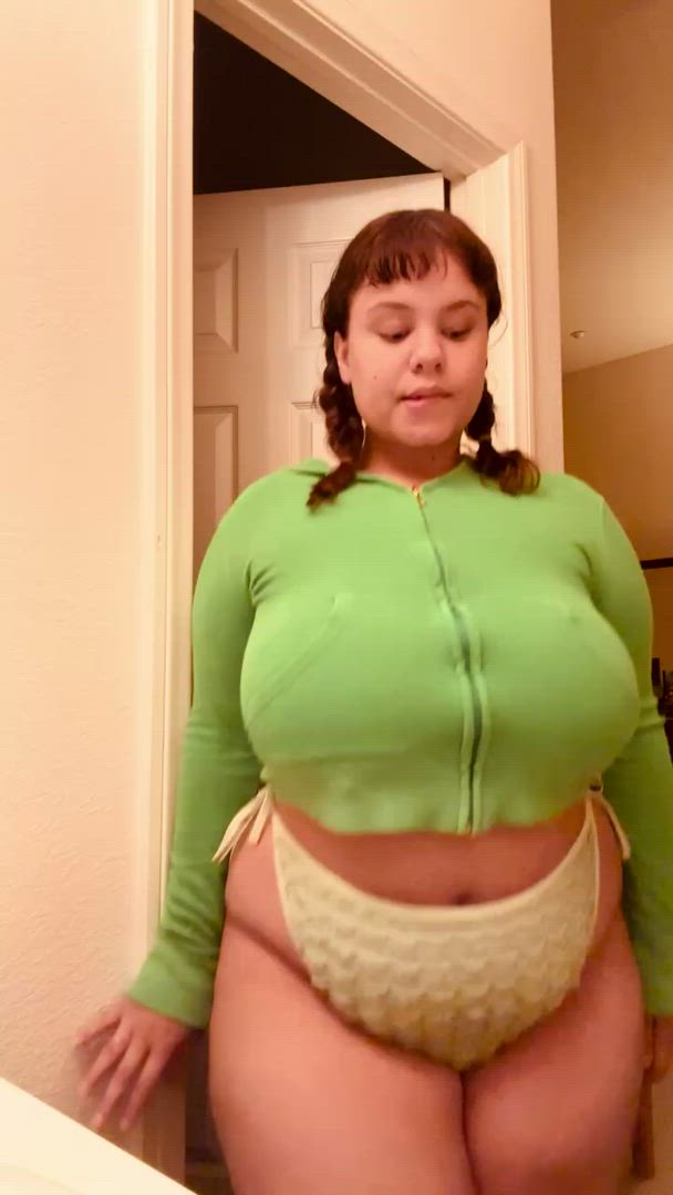 BBW porn video with onlyfans model moodymaddie <strong>@the_nude_nomad</strong>