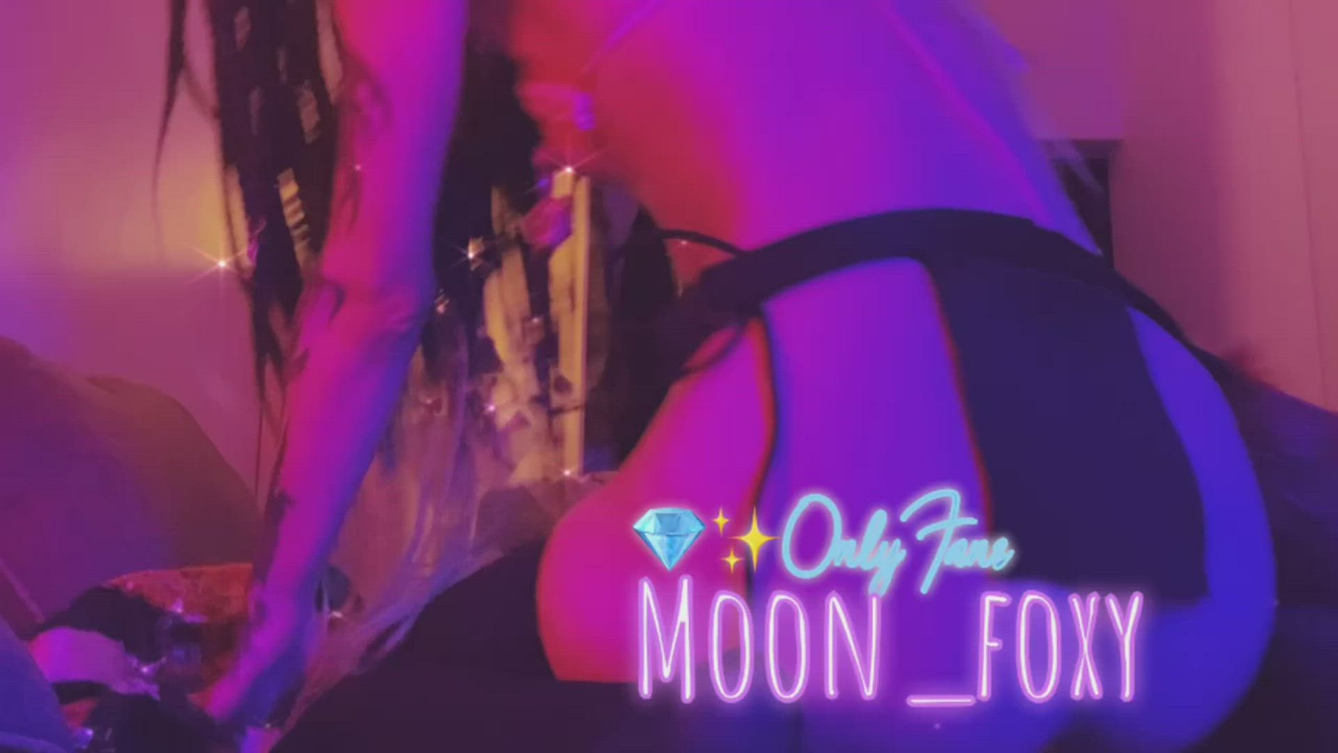 Ass porn video with onlyfans model MoonFoxy <strong>@moon_foxy_vip</strong>