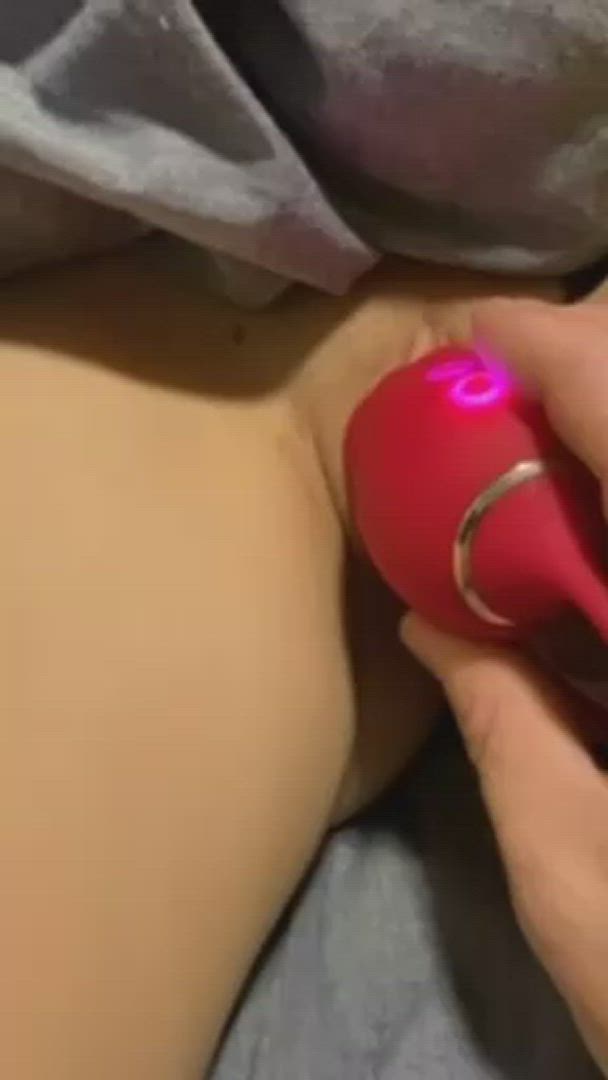 Amateur porn video with onlyfans model mrbigandmisslittles <strong>@mrbigandmisslittles</strong>