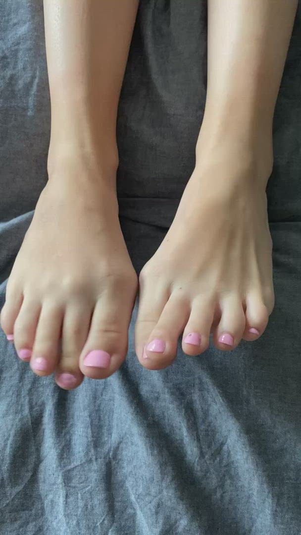 BareFootMilf porn video with onlyfans model mrbigandmisslittles <strong>@mrbigandmisslittles</strong>