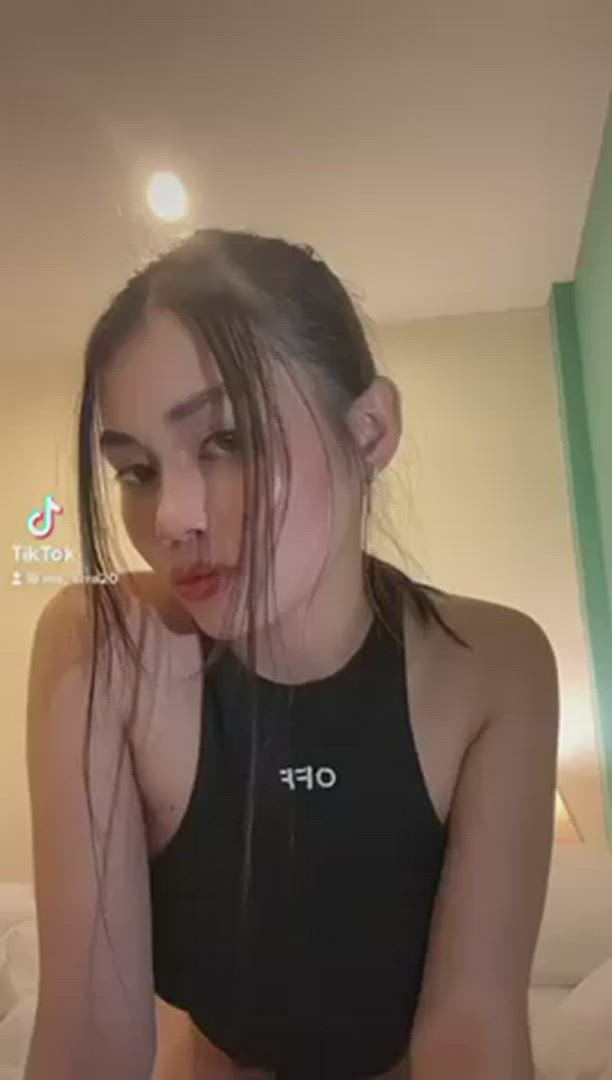 Asian porn video with onlyfans model msarra20 <strong>@itsmearra</strong>