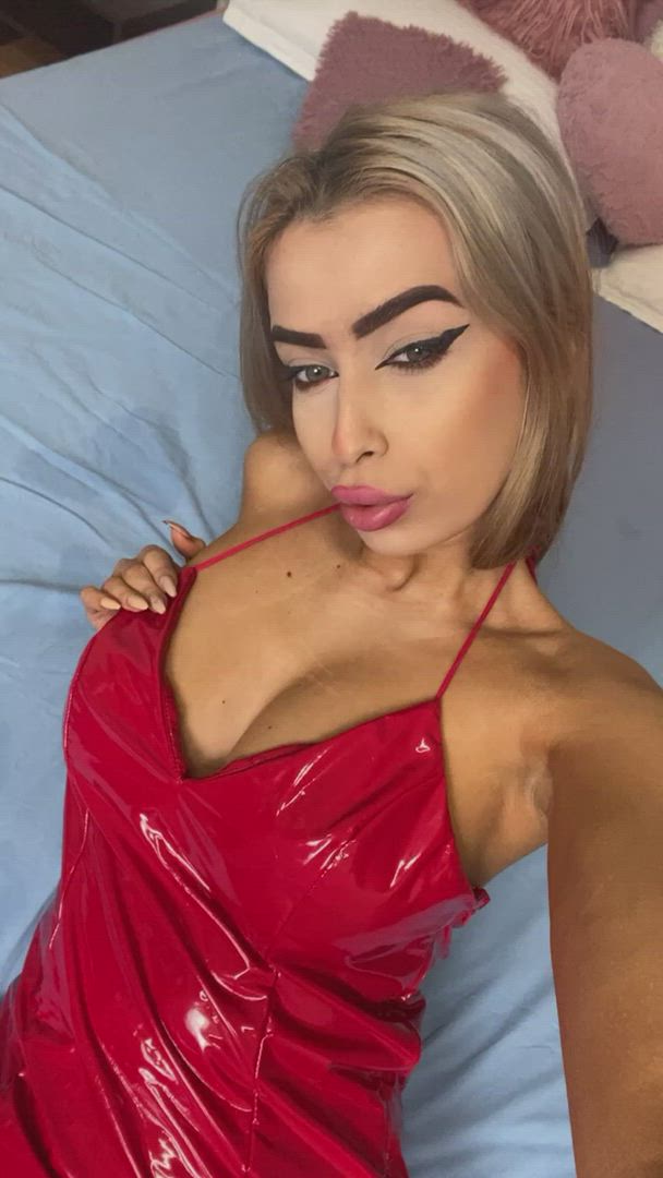 Blonde porn video with onlyfans model Naughty Alice <strong>@sashabond</strong>