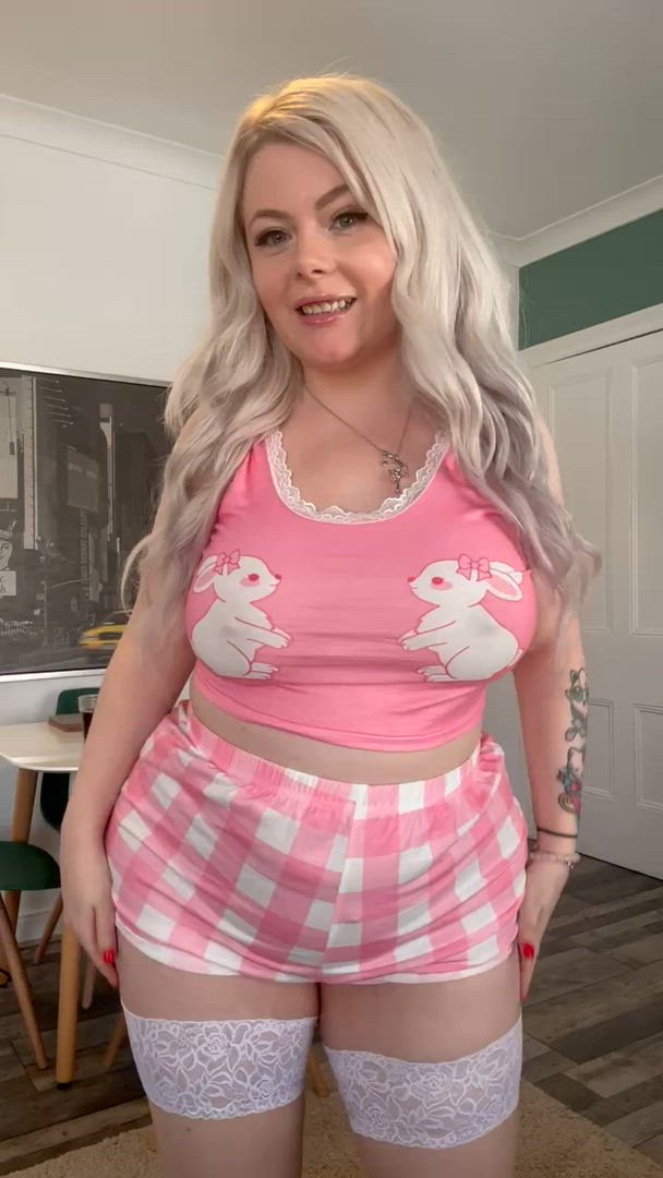 Big Tits porn video with onlyfans model Naughty Danni <strong>@curvydanni</strong>