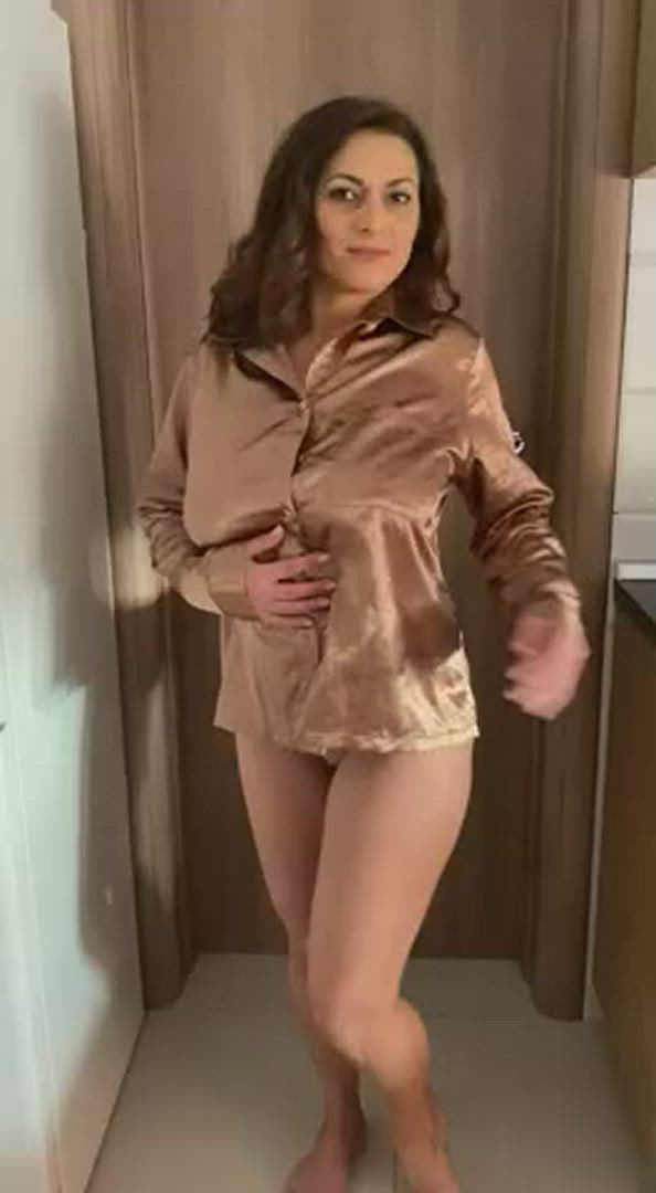 Housewife porn video with onlyfans model naughtynadia <strong>@naught_nadia</strong>