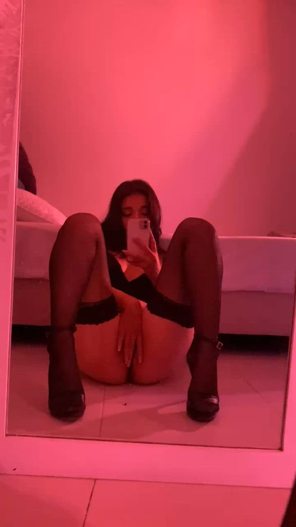 Cumshot porn video with onlyfans model nicolldoxon <strong>@nicolldoxon</strong>