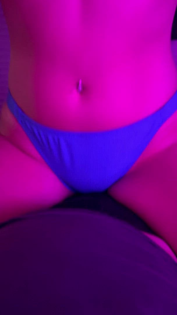 Blonde porn video with onlyfans model nikkiskyes <strong>@nikkiskyess</strong>