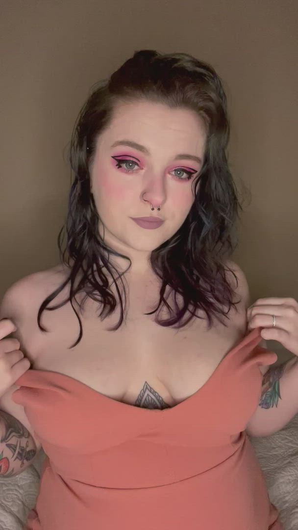 Boobs porn video with onlyfans model Olivia <strong>@vintagebarbiex</strong>