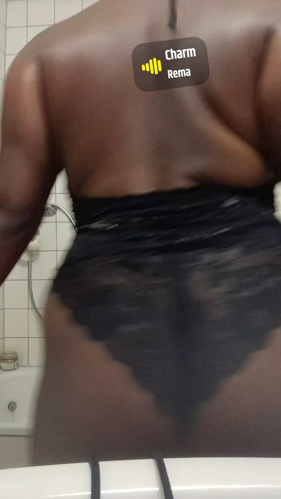 Ass porn video with onlyfans model aafricanqueeeen <strong>@aafricanqueeeen</strong>