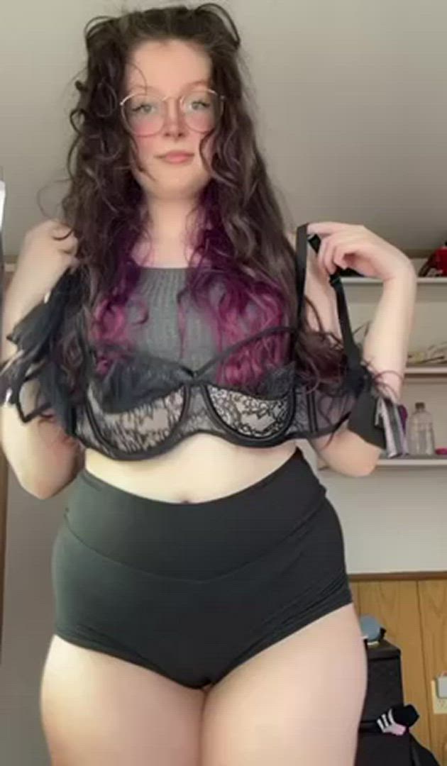 TikTok porn video with onlyfans model  <strong>@anxiousprinc3ss</strong>