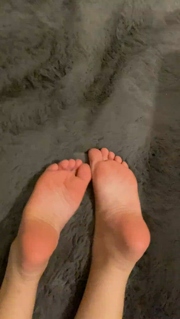 Feet porn video with onlyfans model Athelina <strong>@athelina</strong>