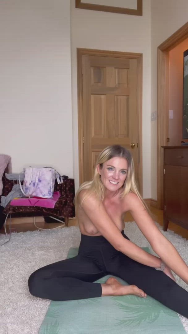 Blonde porn video with onlyfans model bellahasmorefun <strong>@bellahasmorefun</strong>