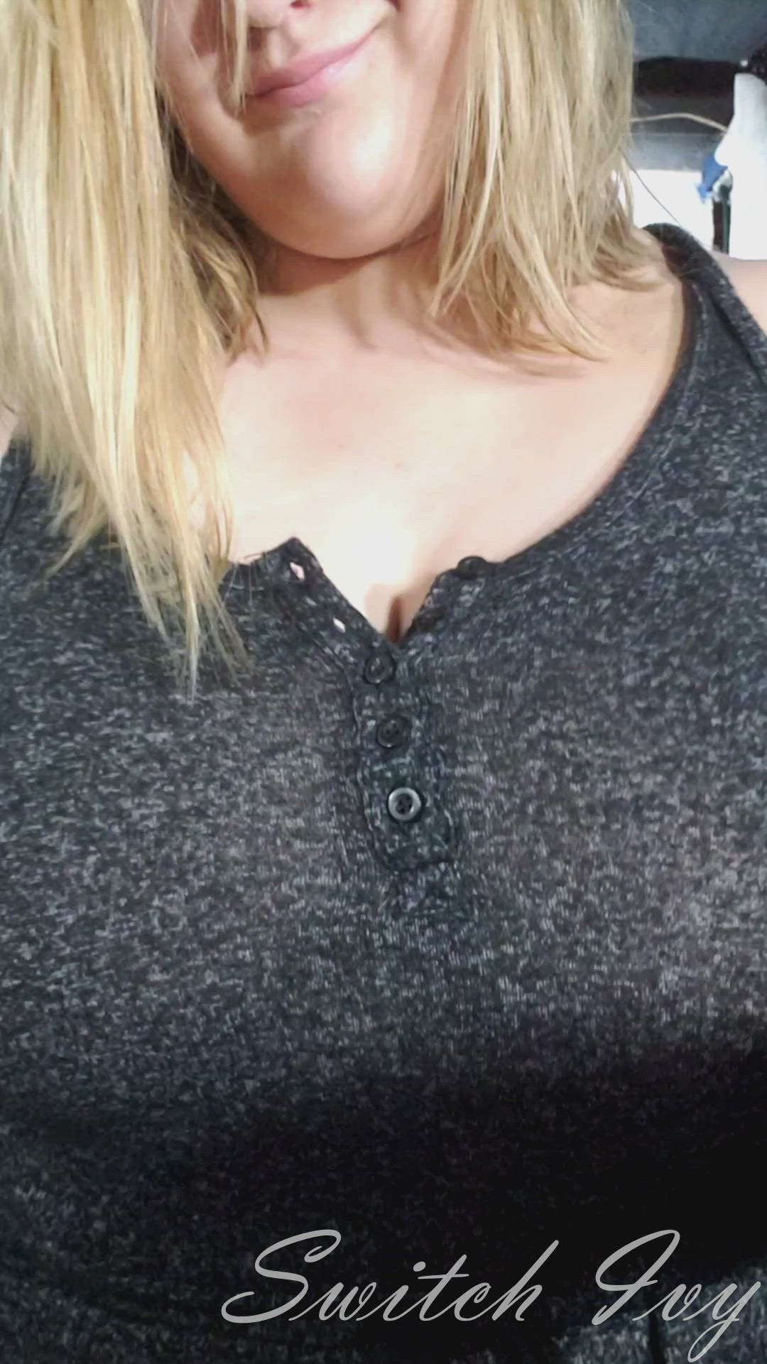 Big Tits porn video with onlyfans model EllieandIvy <strong>@switchivy</strong>