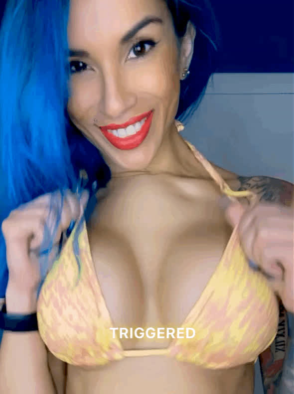 Bikini porn video with onlyfans model GoddessPenelope <strong>@goddesspenelope</strong>