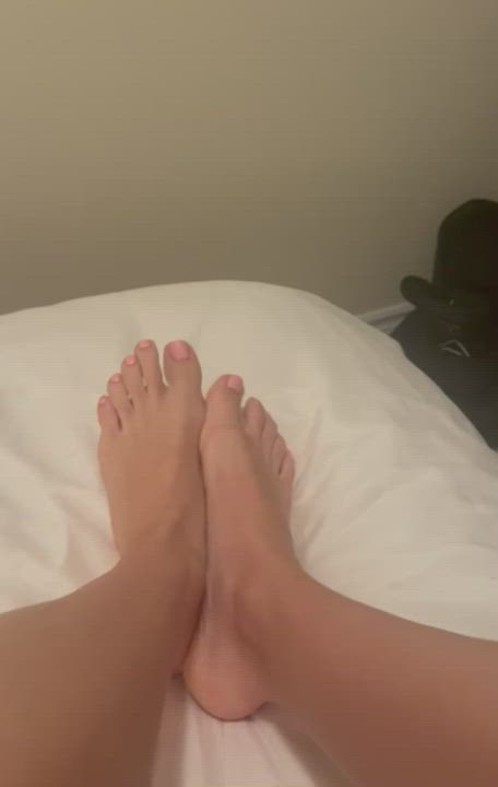 Feet porn video with onlyfans model Gummipuppet <strong>@gummipuppet</strong>