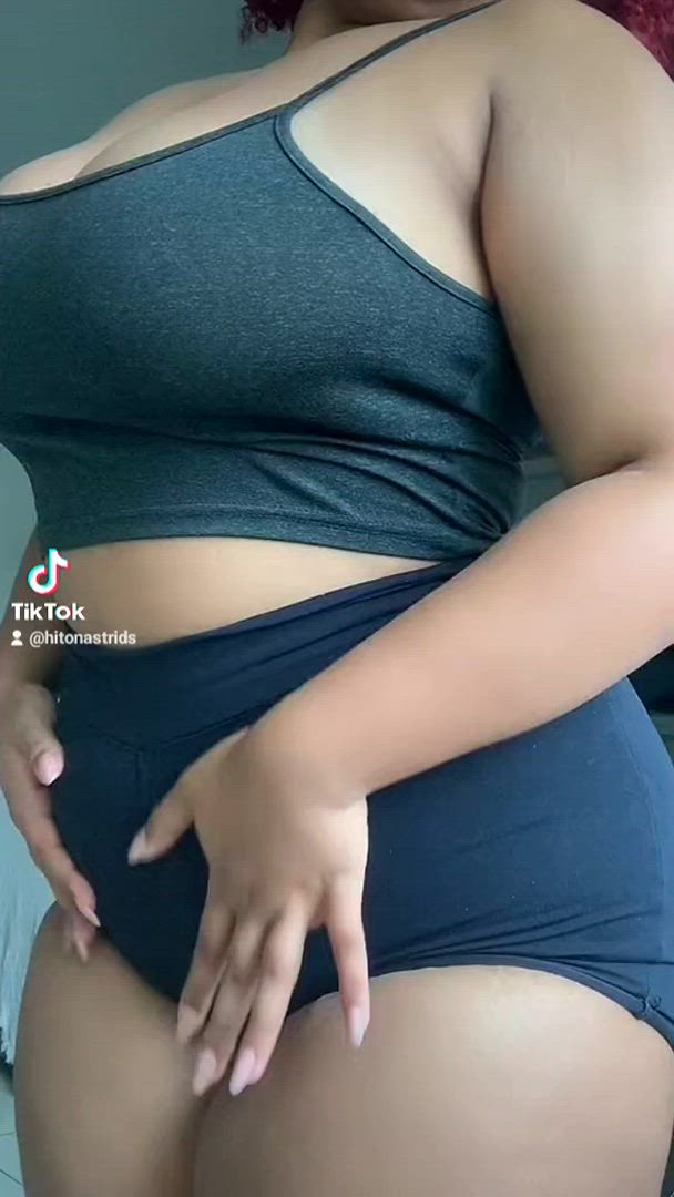 TikTok porn video with onlyfans model HitOnAstrids <strong>@hitonastrids</strong>