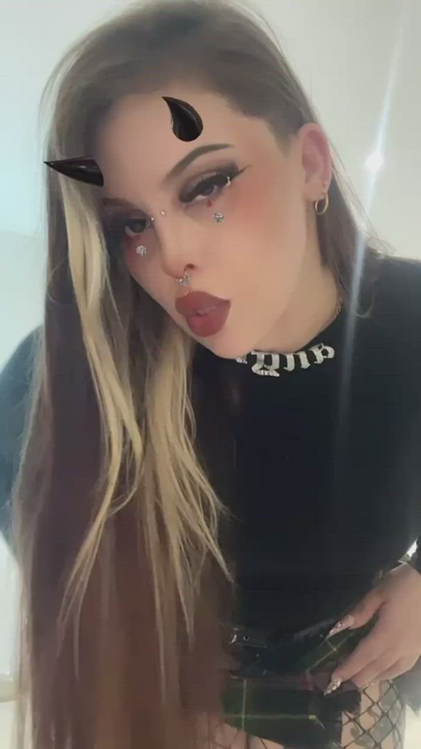 Goth porn video with onlyfans model  <strong>@juicymagx</strong>