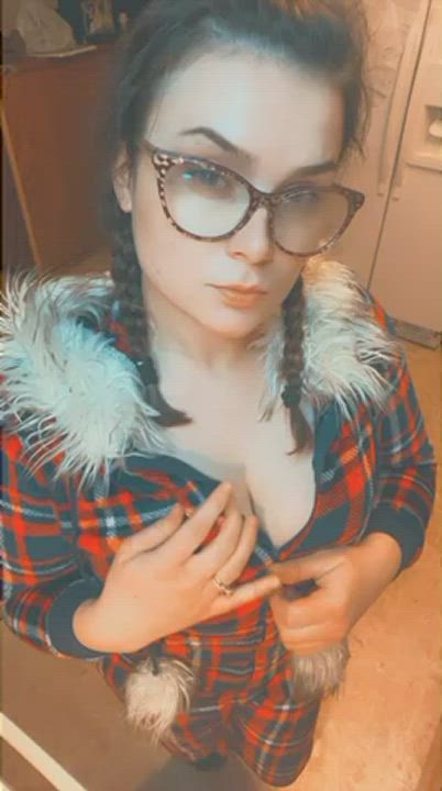 Boobs porn video with onlyfans model  <strong>@kissesandchaos</strong>