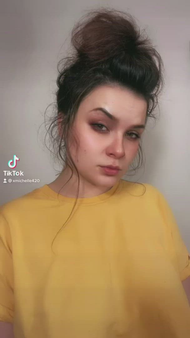 Brunette porn video with onlyfans model  <strong>@kissesandchaos</strong>