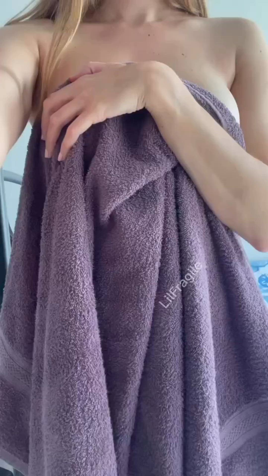 Towel porn video with onlyfans model LilFragile <strong>@lilfragile</strong>