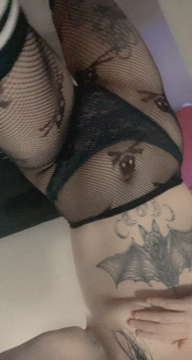 Fishnet porn video with onlyfans model  <strong>@murdahx</strong>