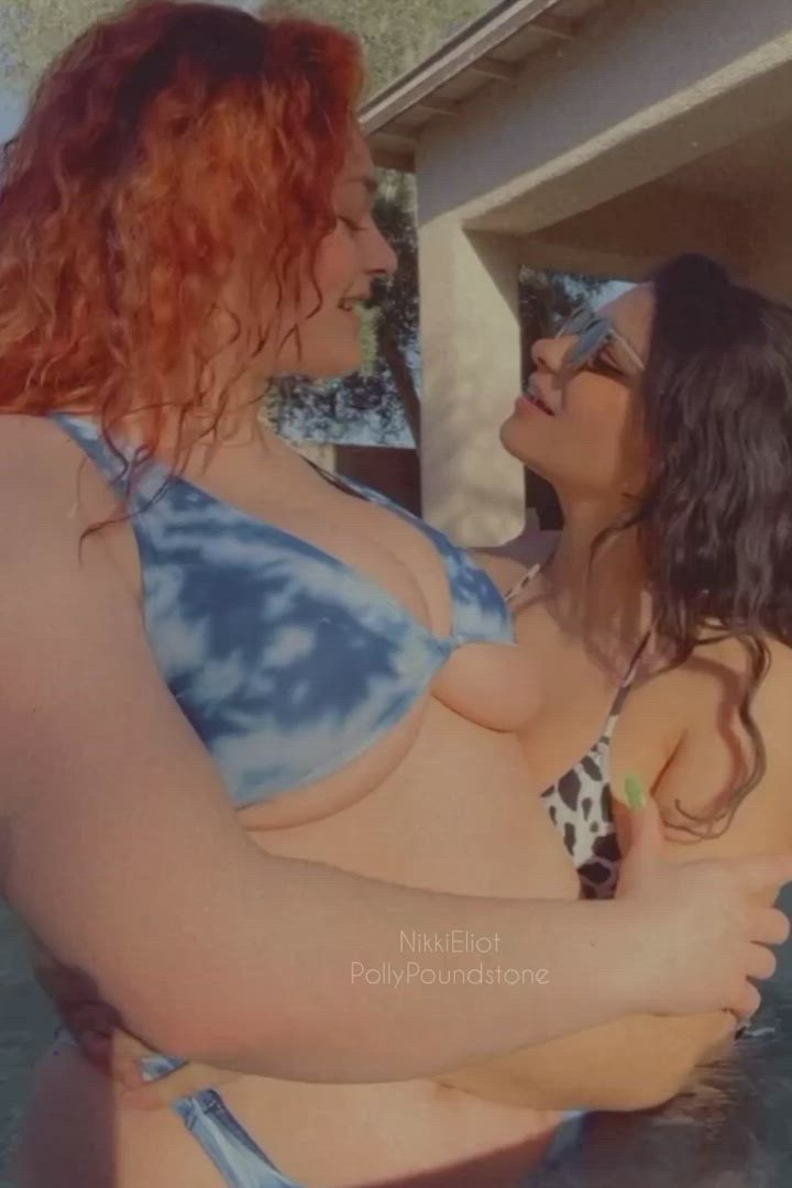 Kissing porn video with onlyfans model  <strong>@nikkieliot</strong>