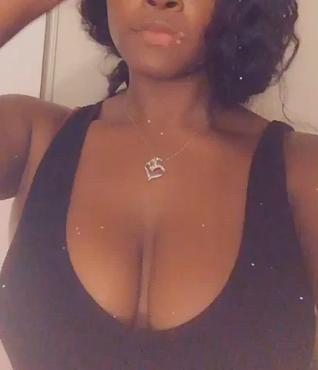 Betty Busty Ebony porn video with onlyfans model Ninanumnums <strong>@ninanumnums</strong>
