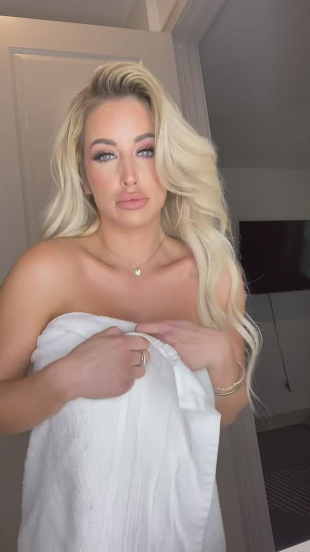 Big Tits porn video with onlyfans model onlyelliepaige <strong>@onlyelliepaige</strong>