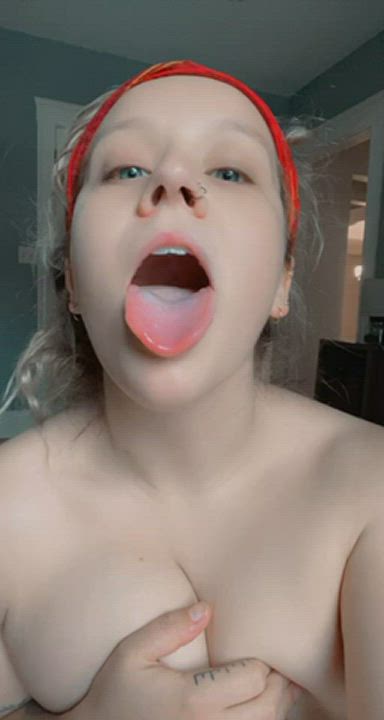 Ahegao porn video with onlyfans model  <strong>@pacificpixie</strong>