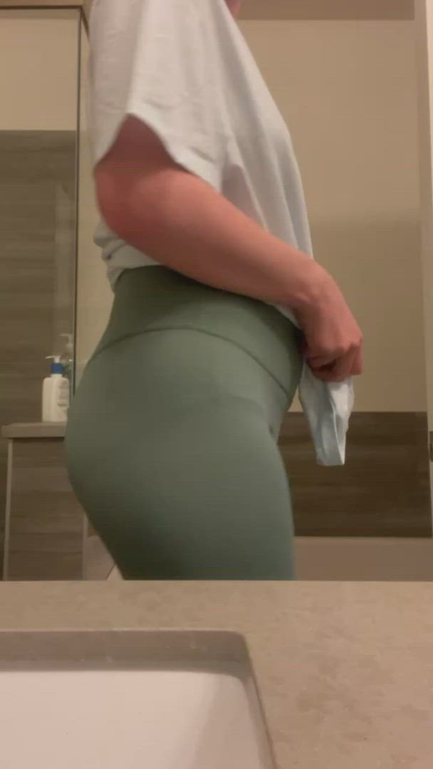 Booty porn video with onlyfans model pinkgingerlemonade <strong>@pinkgingerlemonade</strong>