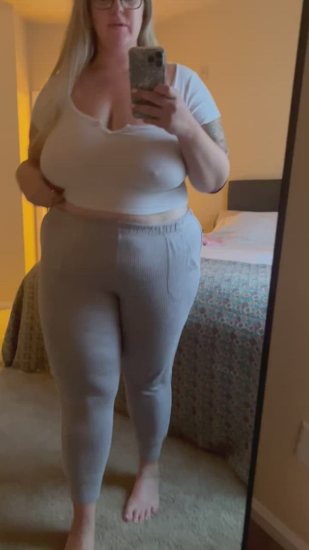 BBW porn video with onlyfans model Queenbbw00 <strong>@queenbbw00</strong>