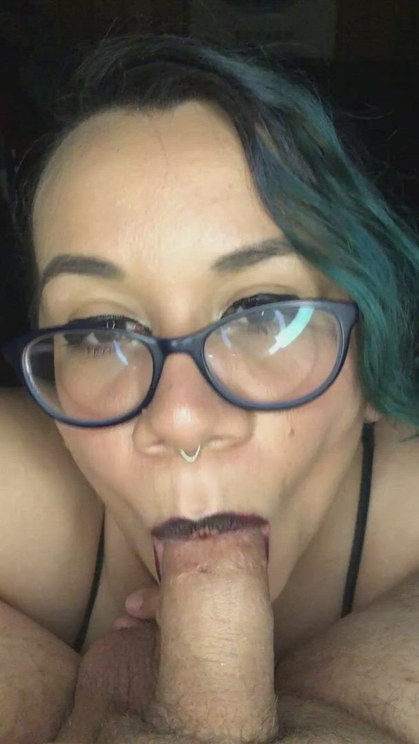 Blowjob porn video with onlyfans model RainbowKitten92 <strong>@rainbowkitten92</strong>
