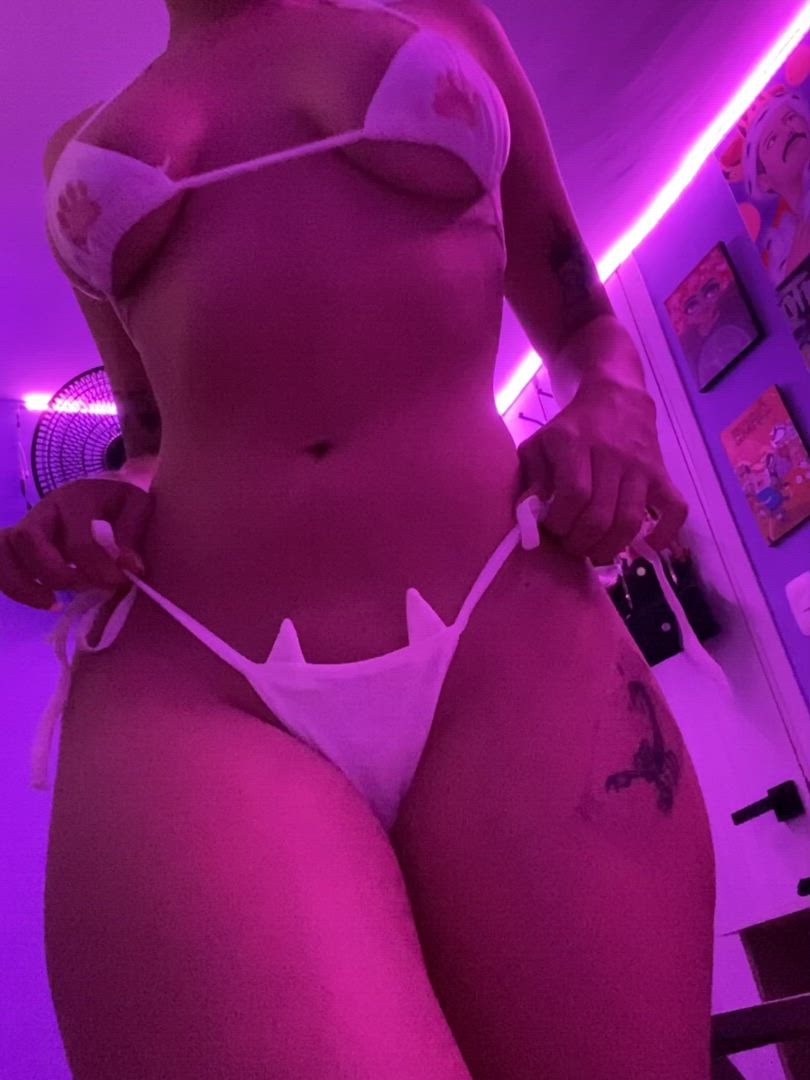 Brunette porn video with onlyfans model Riphei <strong>@riphei</strong>