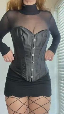 Corset porn video with onlyfans model  <strong>@swanlakehouse</strong>