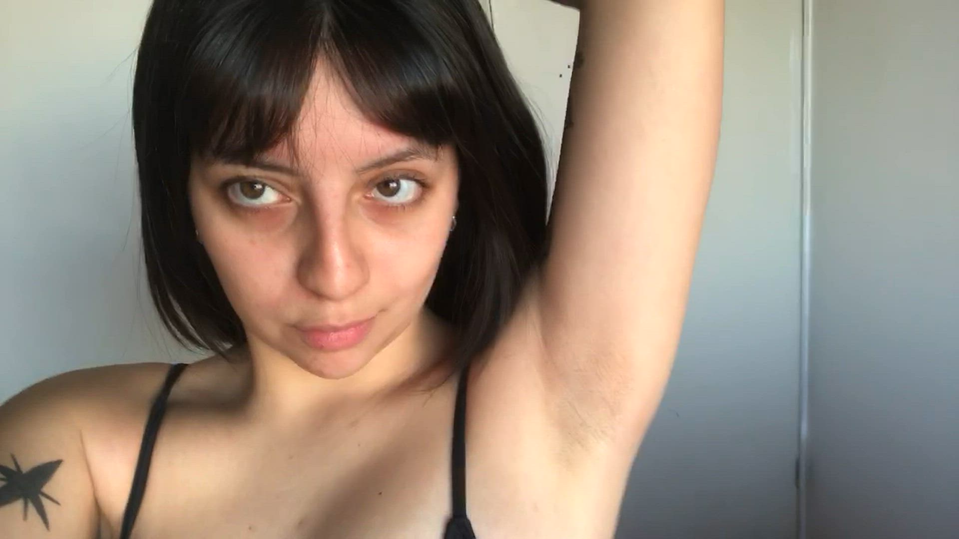 Armpit porn video with onlyfans model venusazoraa <strong>@miaazora</strong>