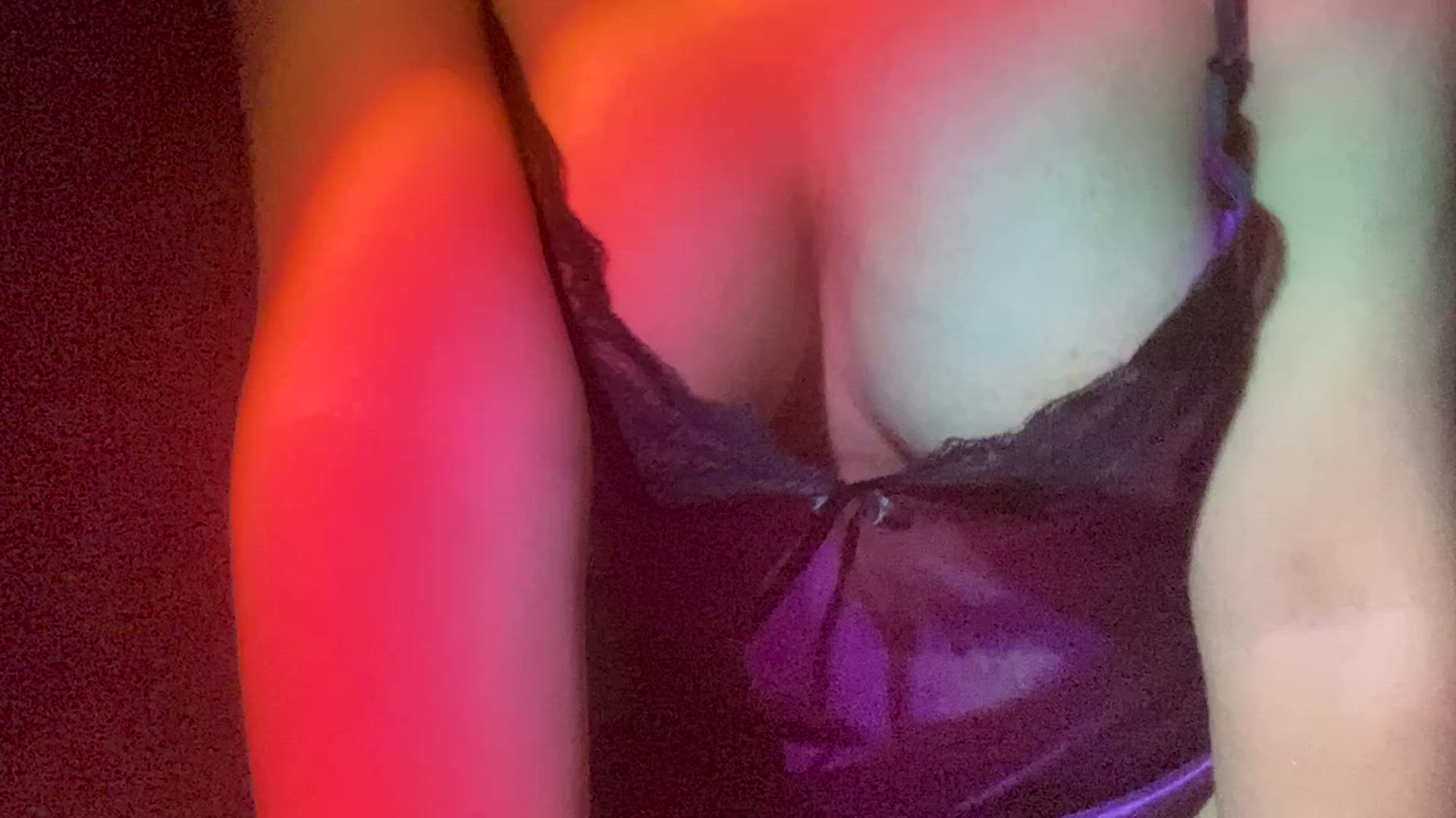 Boobs porn video with onlyfans model xhoneyxhazelx <strong>@xhoneyxhazelx</strong>