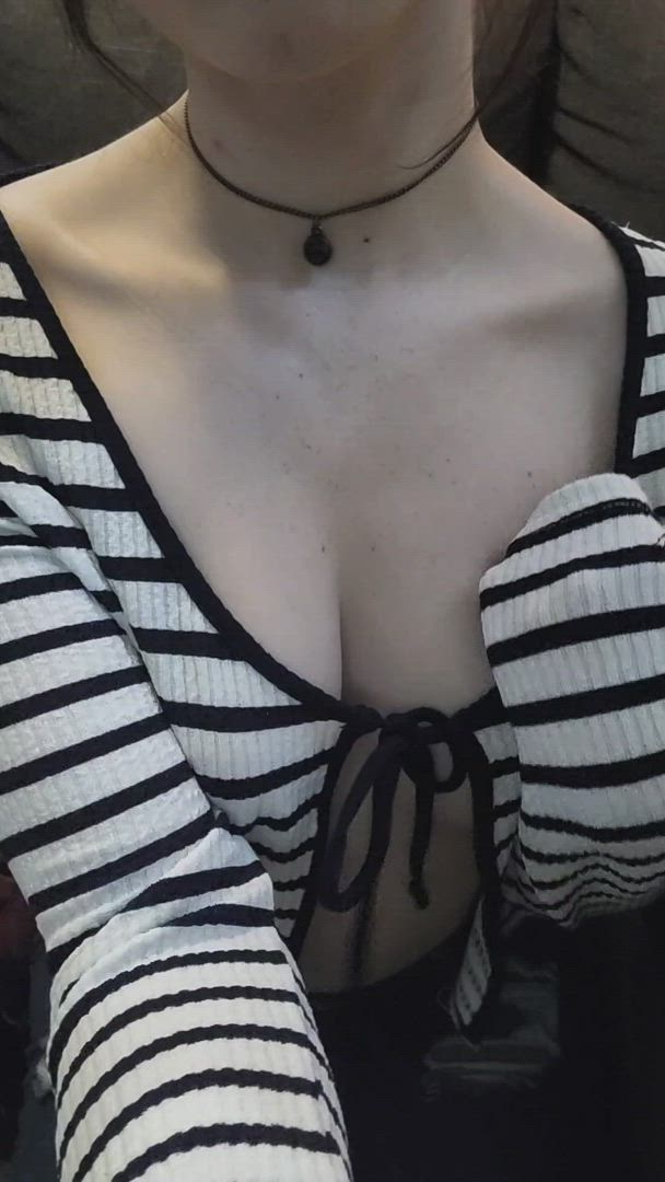 Tits porn video with onlyfans model PaleVixen <strong>@thepalevixxen</strong>