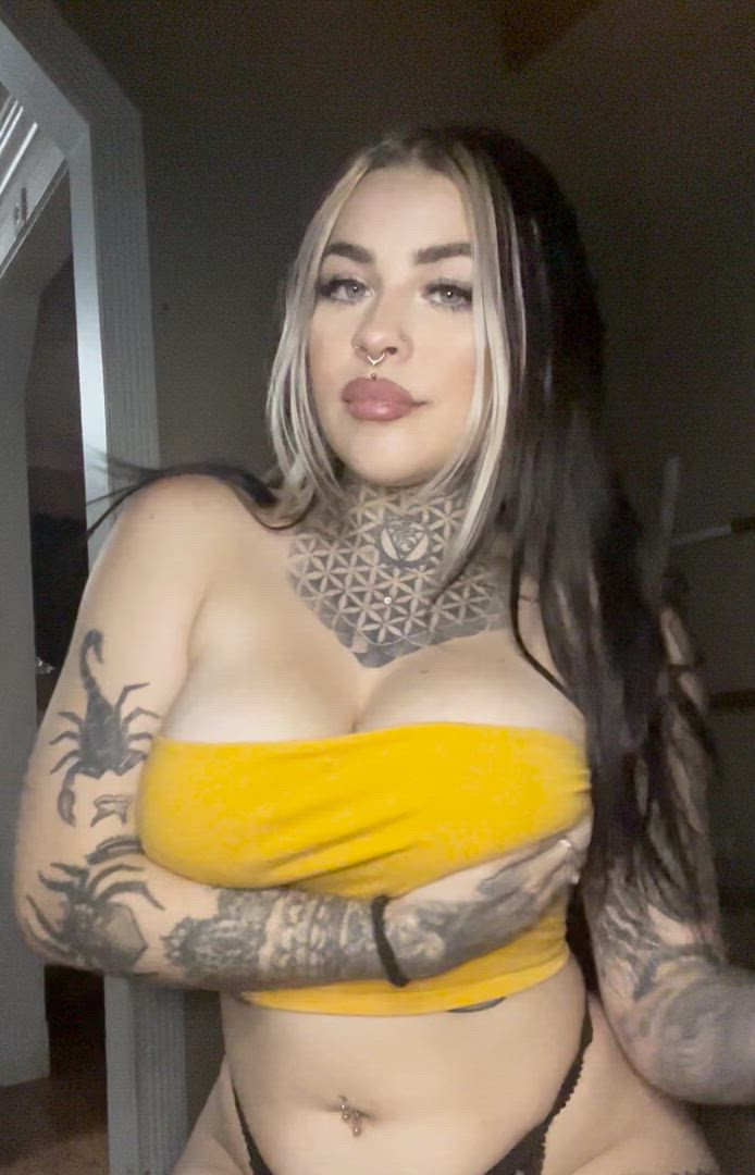 Tits porn video with onlyfans model pecetluitnn <strong>@mhmbaby</strong>