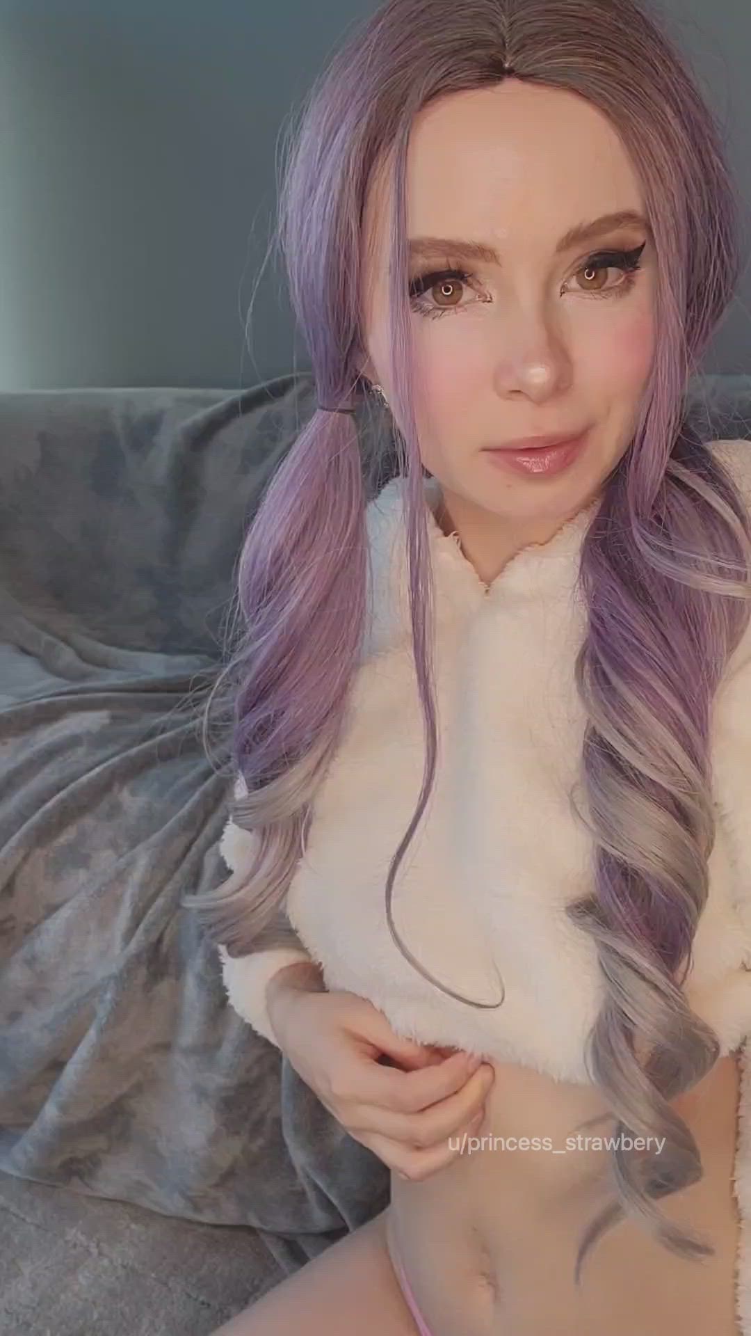 Amateur porn video with onlyfans model princess_strawbery <strong>@princess_strawbery</strong>