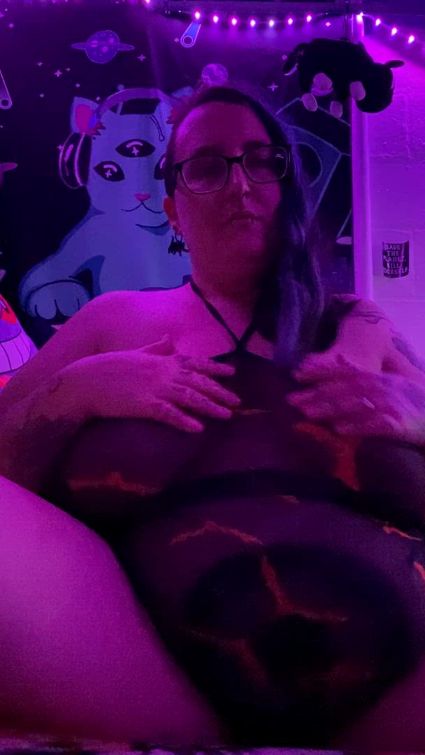 Big Tits porn video with onlyfans model psychokitty424 <strong>@psychokitty001</strong>