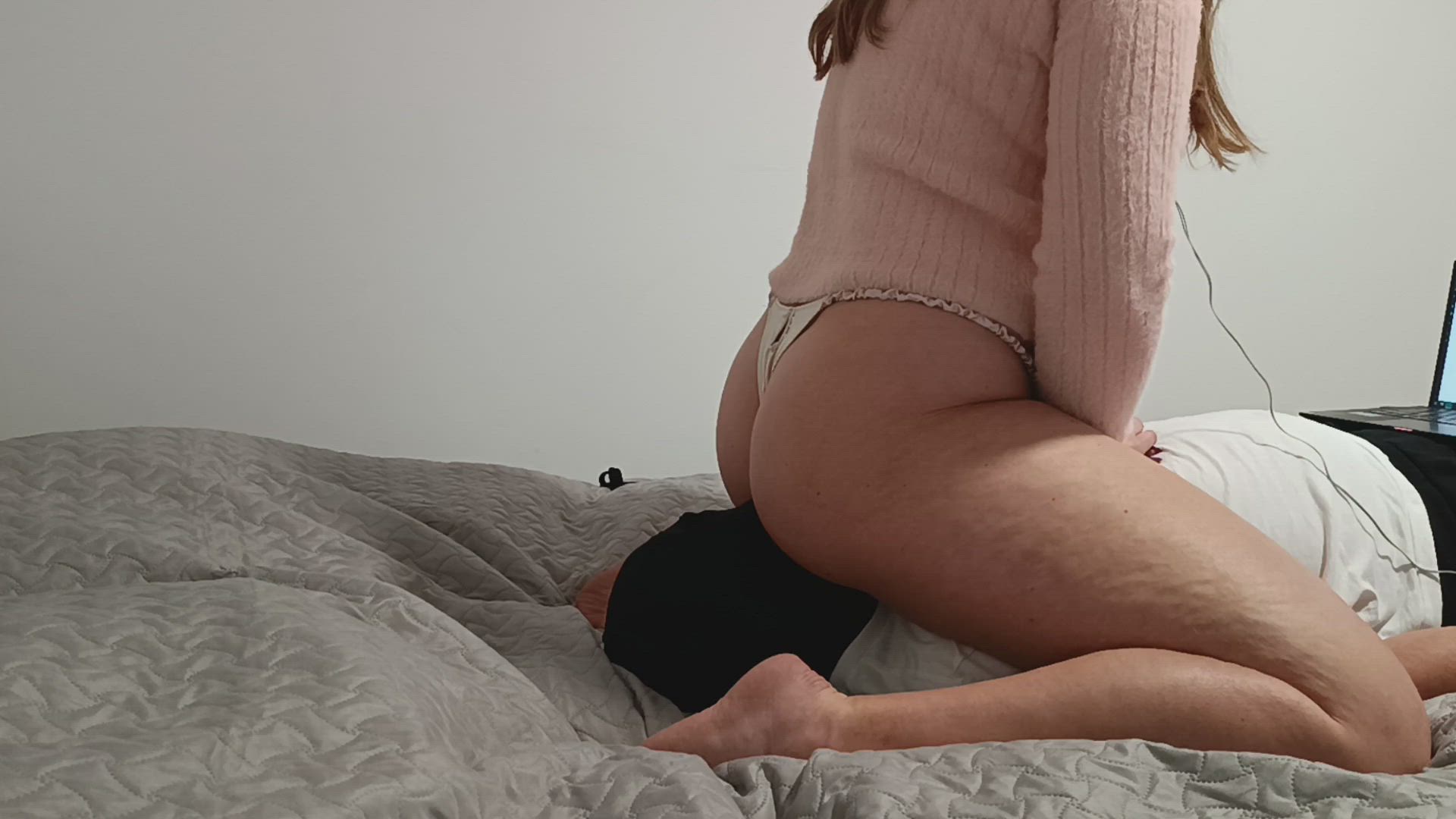 Fart porn video with onlyfans model queensylvia <strong>@itsqueensylvia</strong>