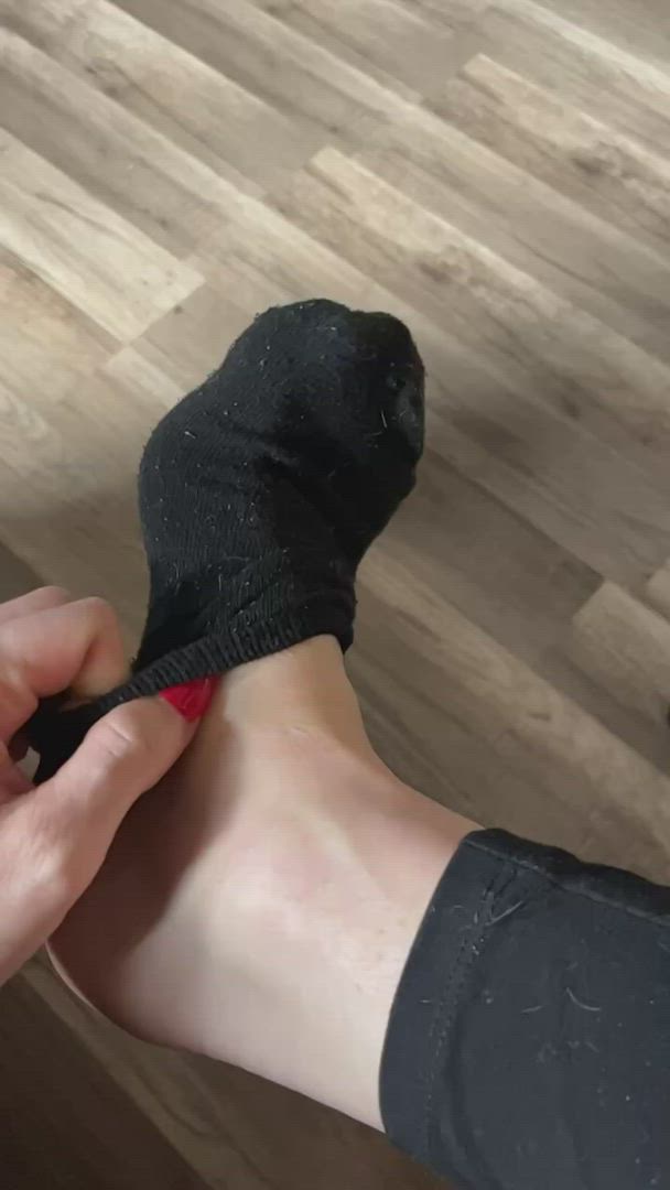 Feet porn video with onlyfans model raven6662 <strong>@u287668239</strong>